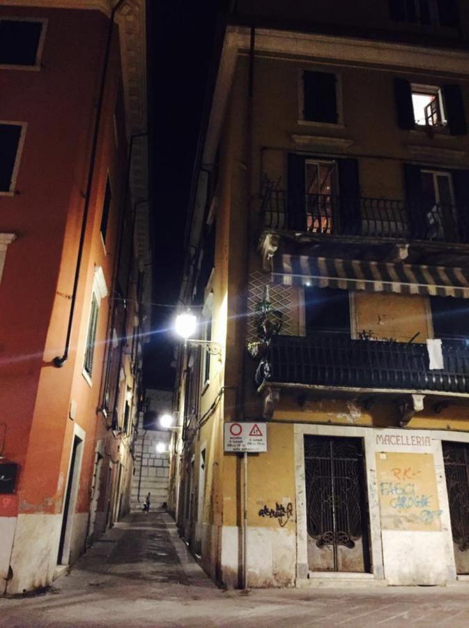 Stupenda Mansarda Centralissima, Finiture Di Lusso Carrara Bagian luar foto